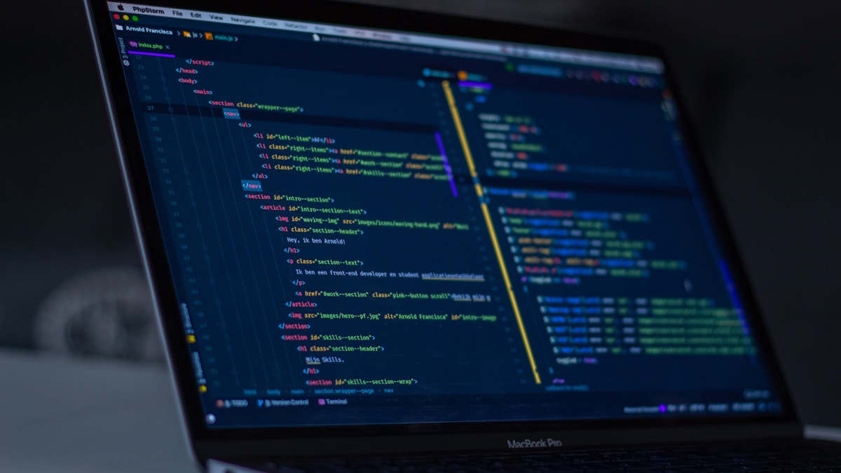Schermata di codice con AI coding assistant — vibe coding nel 2026