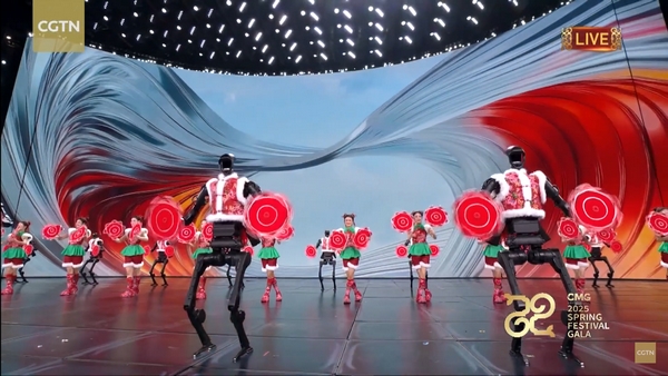 Primo piano robot avanzato in scena al Gala del Festival di Primavera 2026